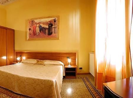 פירנצה La Luna Guest House מראה חיצוני תמונה